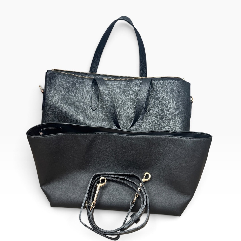 Cuyana Classic Zipper Tote Crossbody Stap and Organizer Black Pebbled Leather